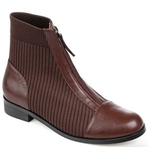 New without tags boots